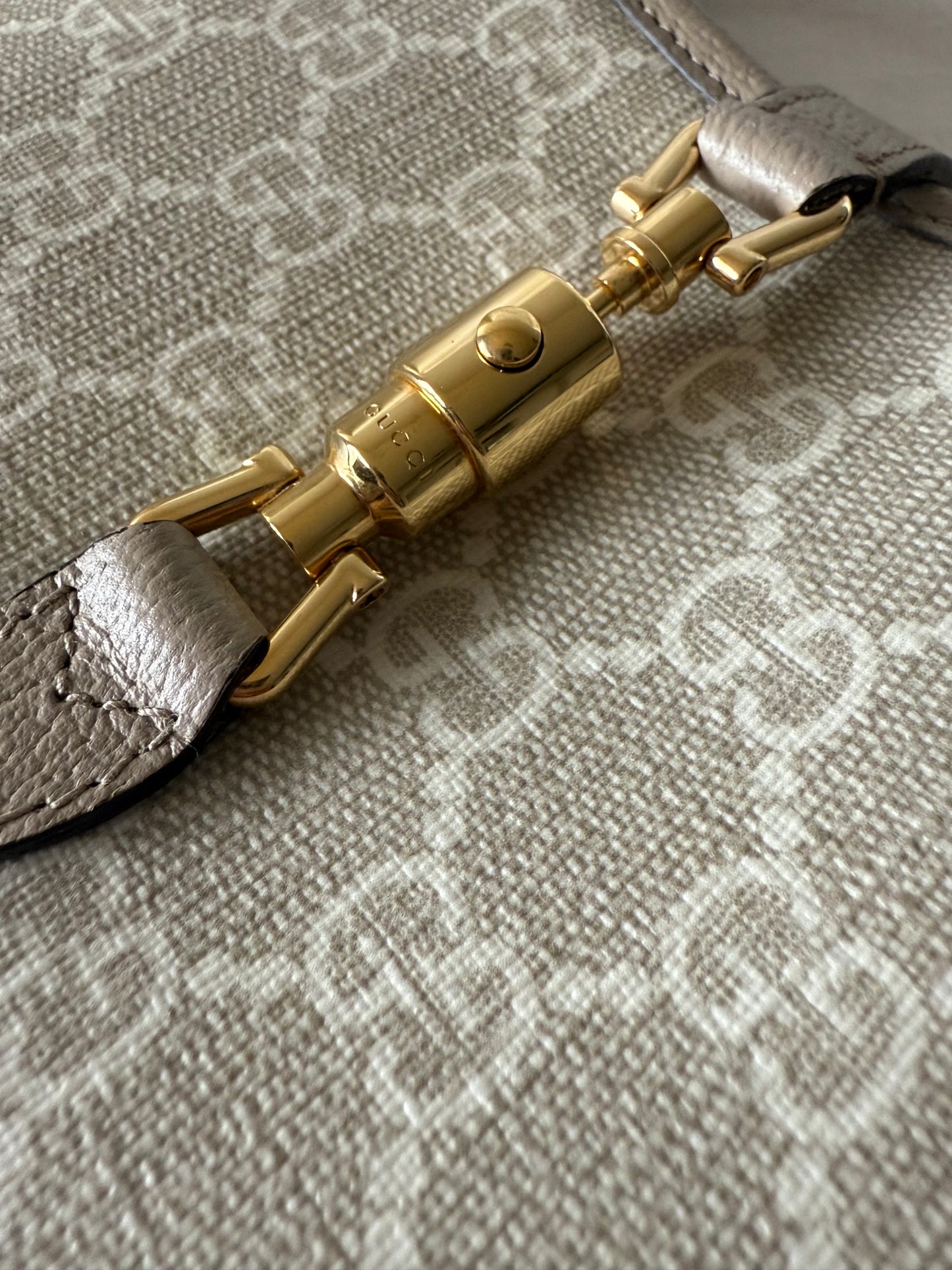 Gucci Mini Jackie 1961 in Beige & White Canvas