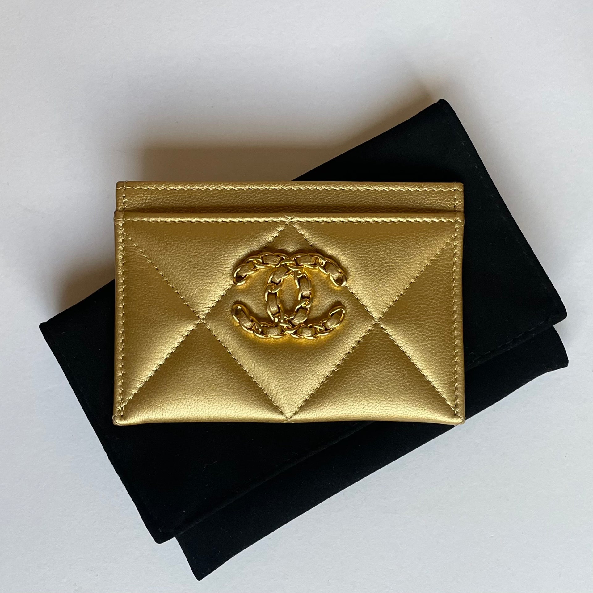 Chanel 19 Gold Metallic Quilted Lambskin Cardholder – New2Me Boutique