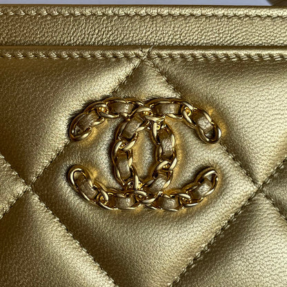 Preloved Chanel 19 Gold Metallic Quilted Lambskin Cardholder